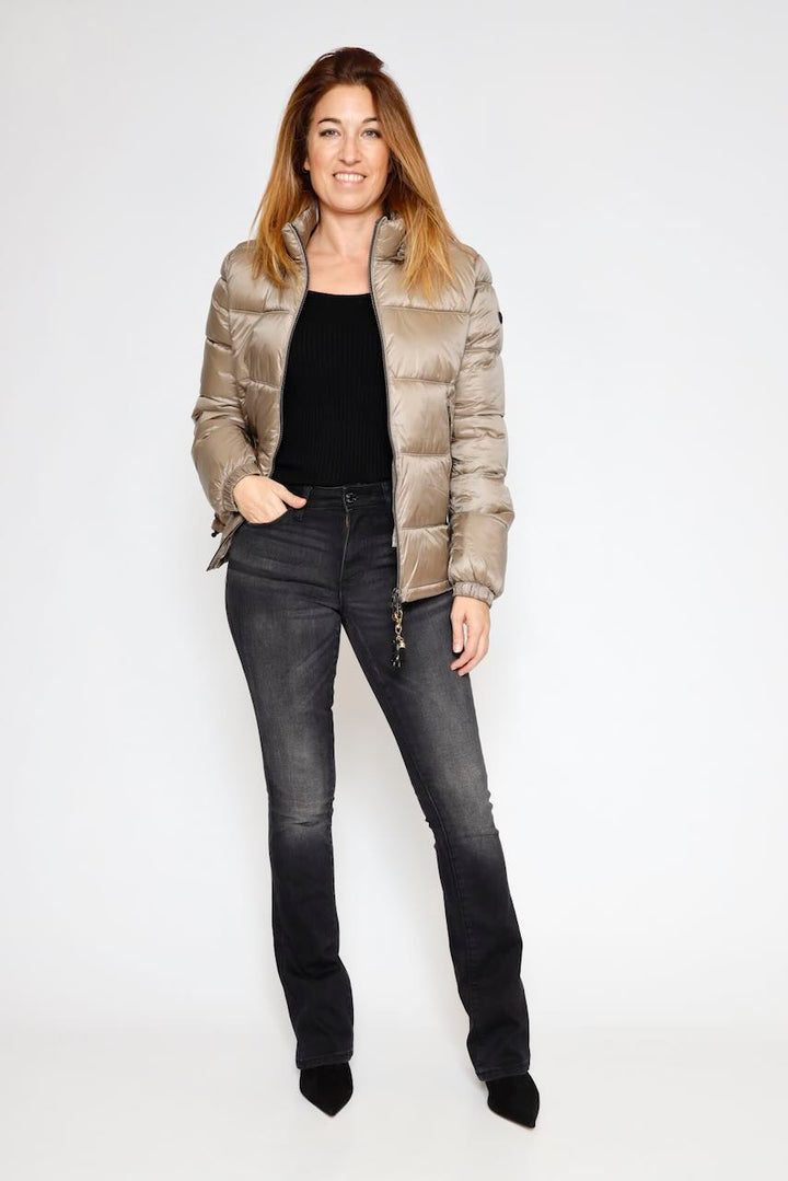 CHAQUETA ACOLCHADA M49491-BEIGE