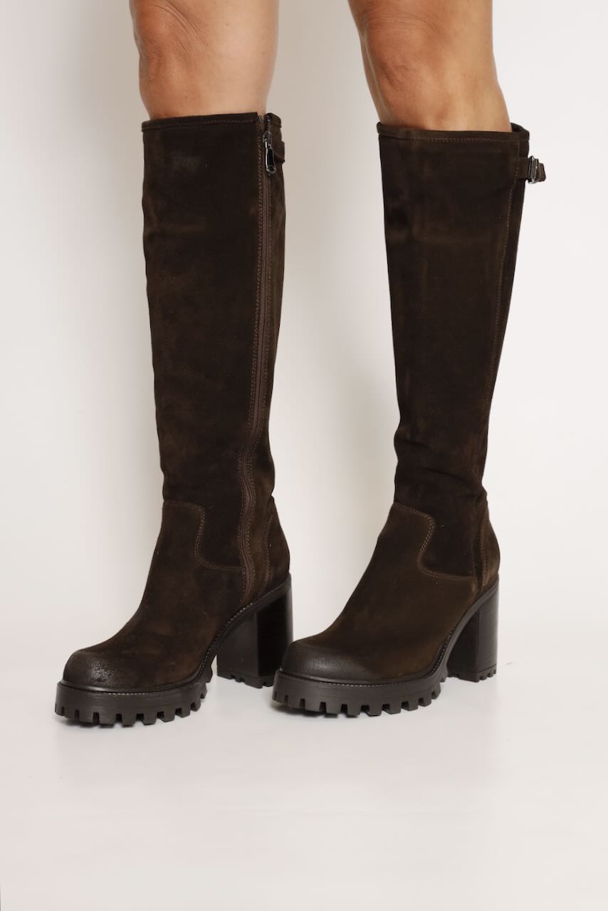 BOTA ALTA MARRÓN OSCURO CON TACÓN  I04
