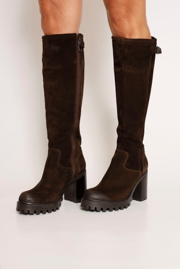 BOTA ALTA MARRÓN OSCURO CON TACÓN  I04