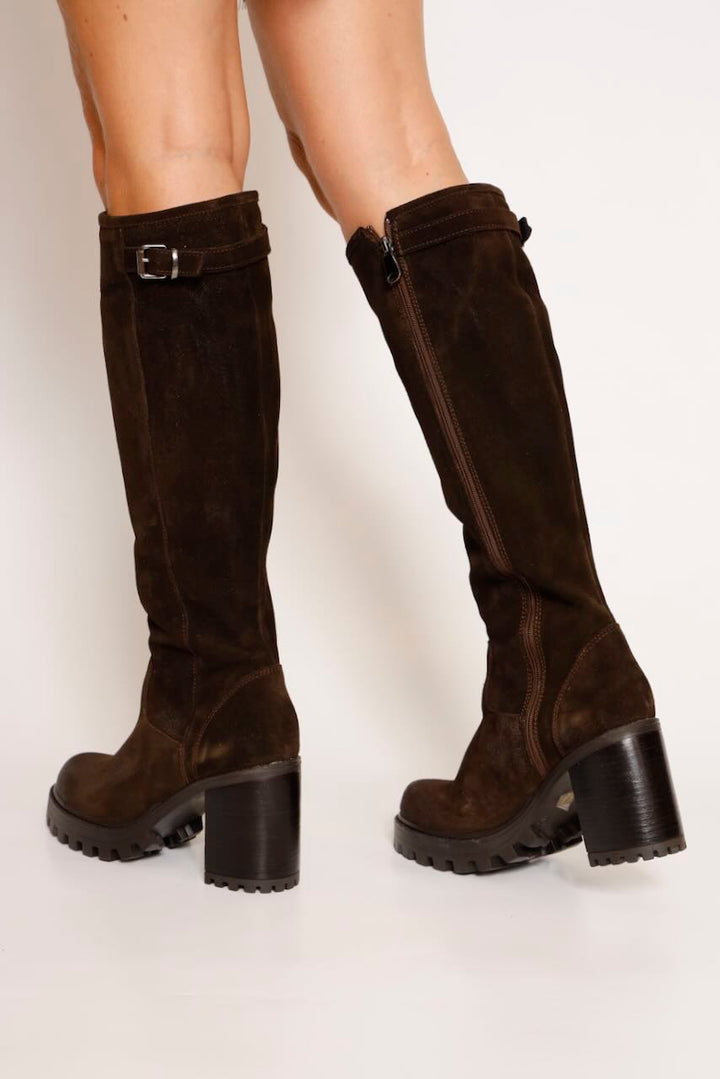 BOTA ALTA MARRÓN OSCURO CON TACÓN  I04