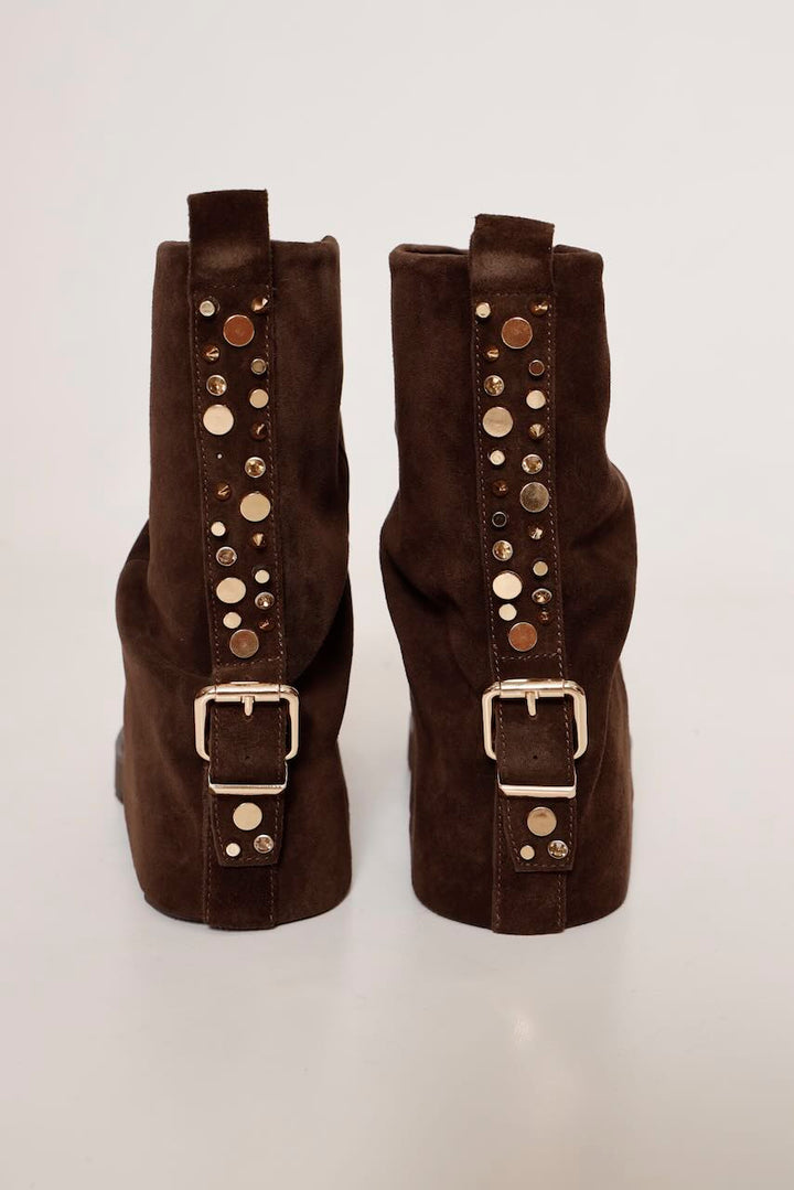 BOTIN  MARRON TACHUELAS Y HEBILLA  I260885
