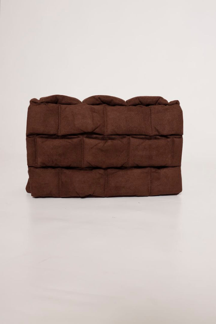 BOLSO ACOLCHADO MARRÓN 62A81009