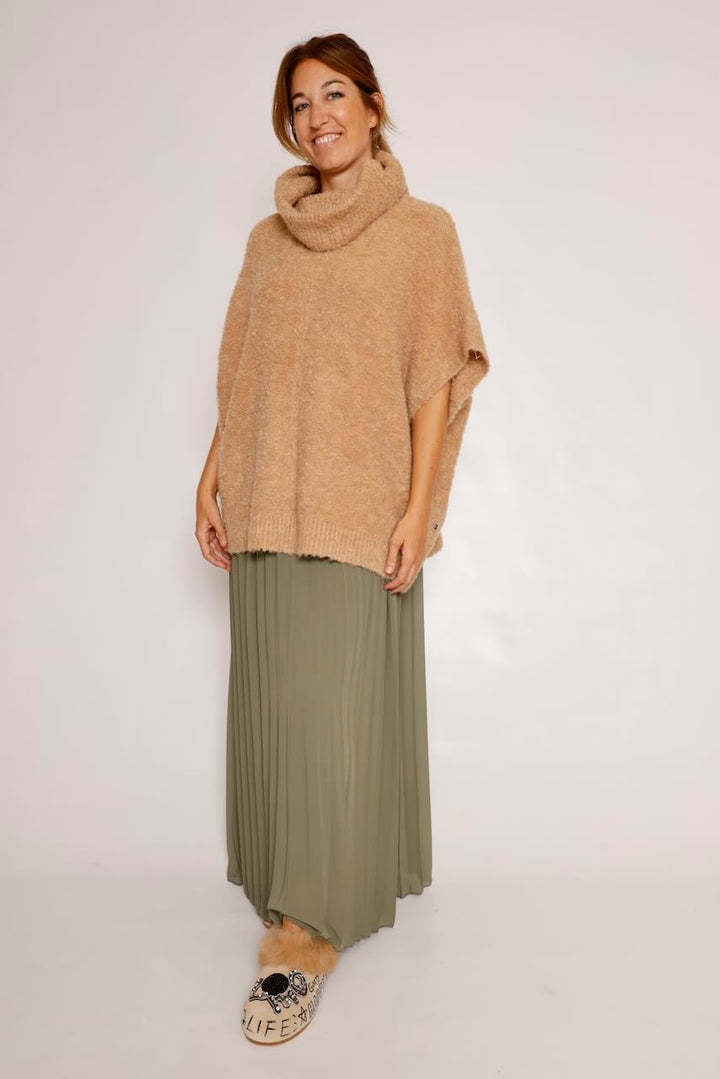 VESTIDO MAXI PLISADO SIN MANGAS VERDE MUSGO 62P83224