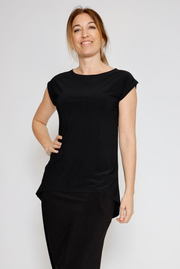 CAMISETA KAAM-NEGRO