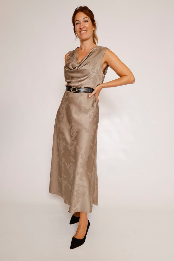 VESTIDO ADAMASCADO CHAMPAGNE 62P81007