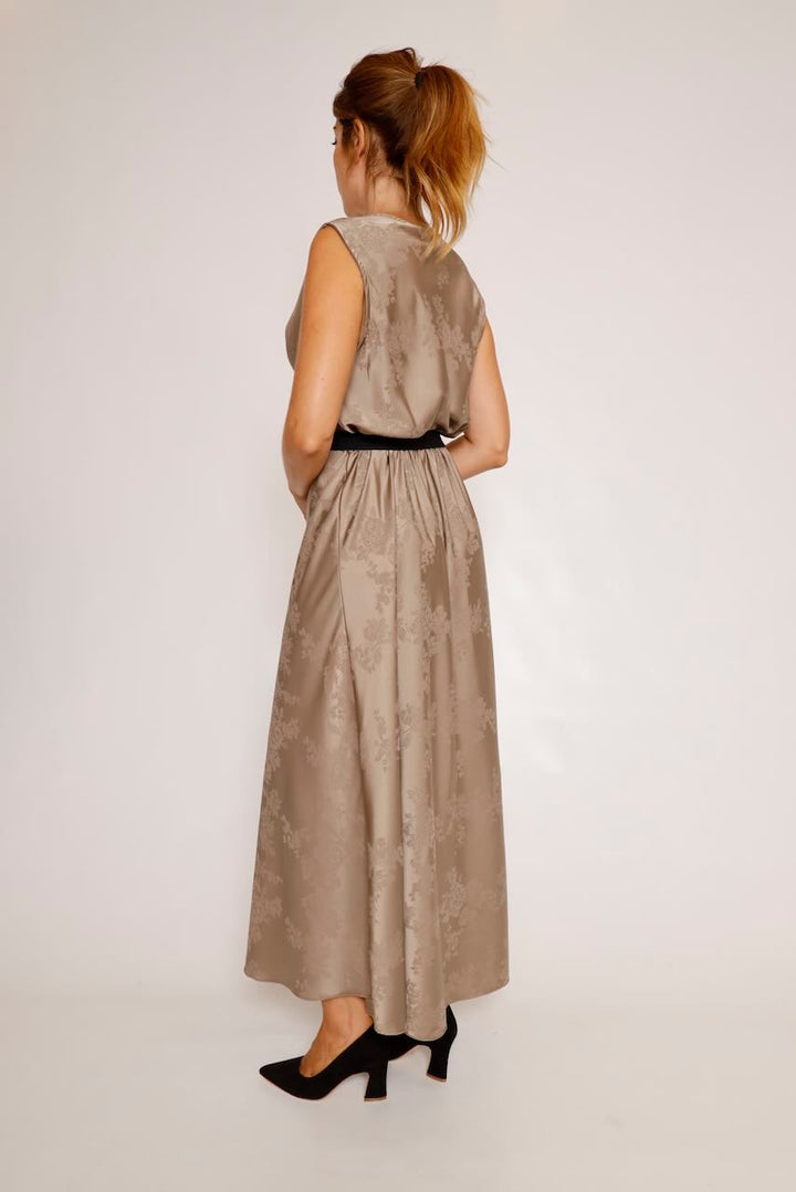 VESTIDO ADAMASCADO CHAMPAGNE 62P81007