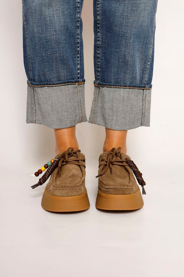 ZAPATO PLATAFORMA EN TAUPE MALADETA-260