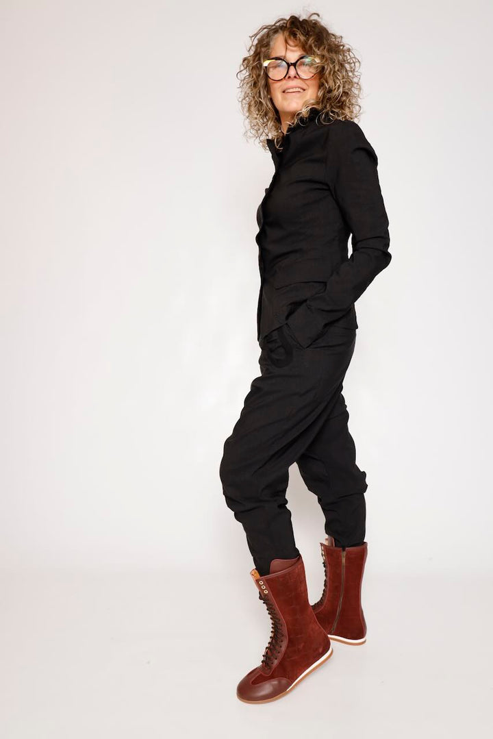PANTALÓN NEGRO CON BOLSILLOS ESTRUCTURADOS 3440122