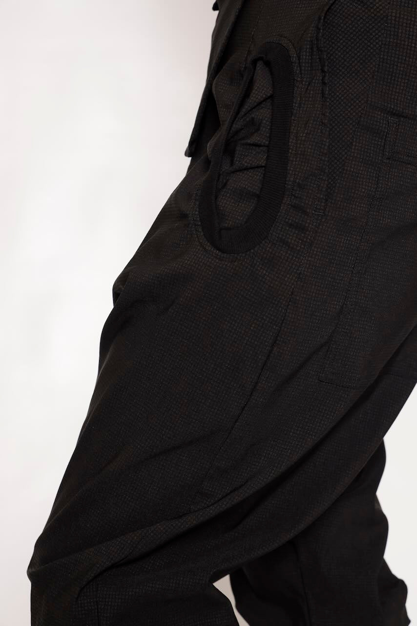 PANTALÓN NEGRO CON BOLSILLOS ESTRUCTURADOS 3440122