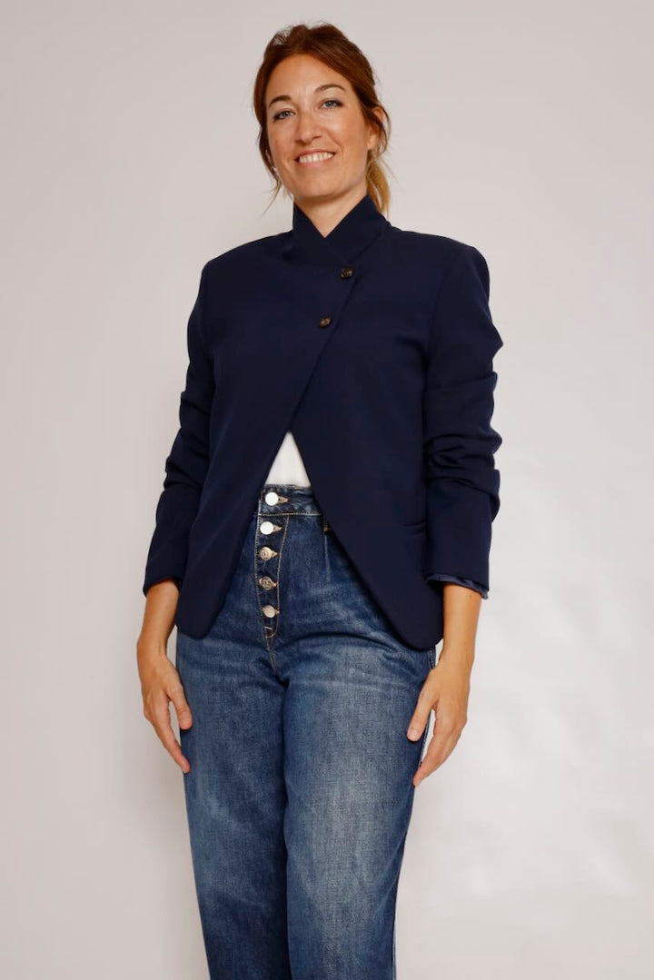 CHAQUETA CORTA AZUL MARINO A26PL601