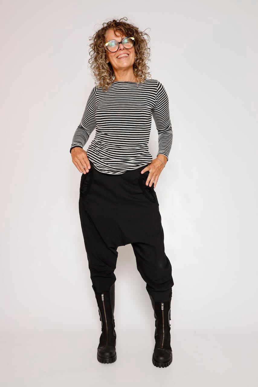 PANTALÓN NEGRO CON BOLSILLOS ESTRUCTURADOS 3440122