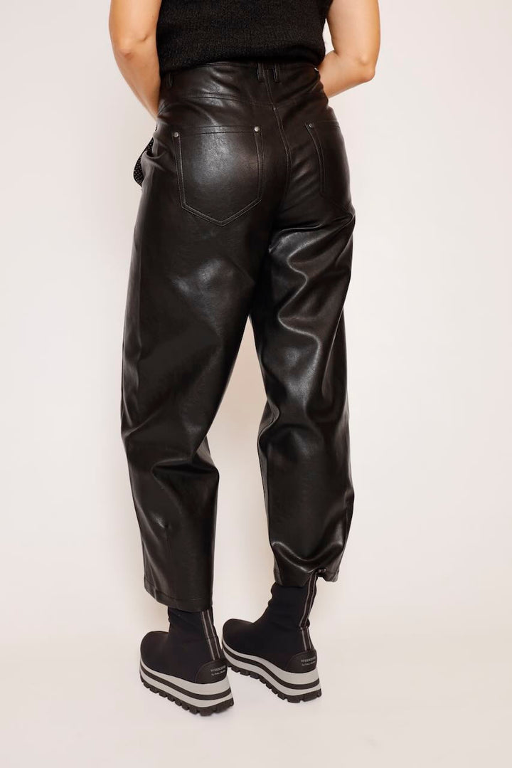 PANTALÓN GLOBO NEGRO ROSALIA BIKER