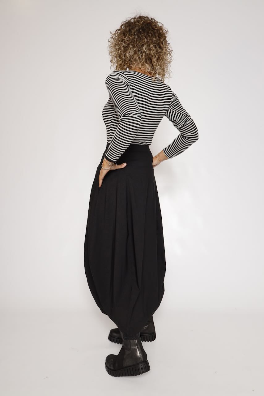 FALDA MIDI NEGRA CON BOLSILLO LATERAL 3440315