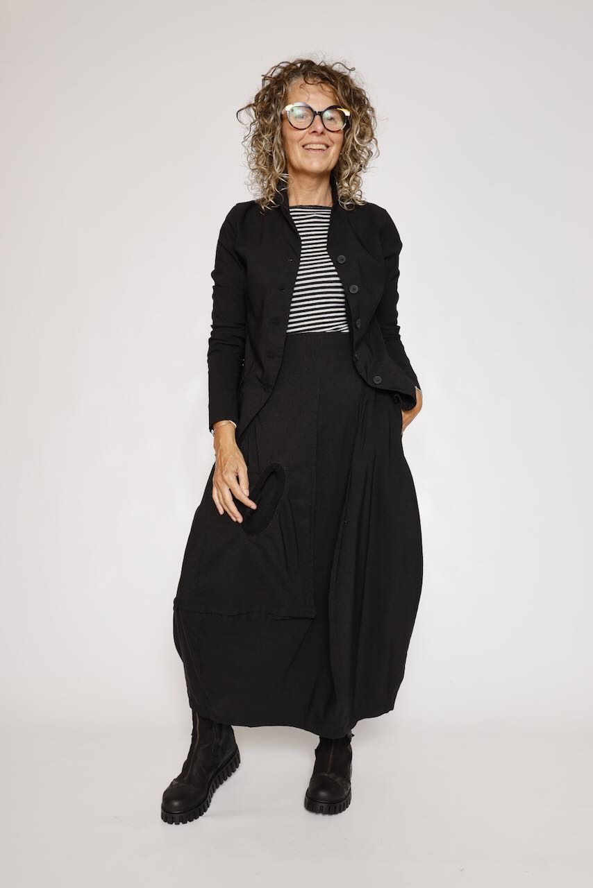 FALDA MIDI NEGRA CON BOLSILLO LATERAL 3440315