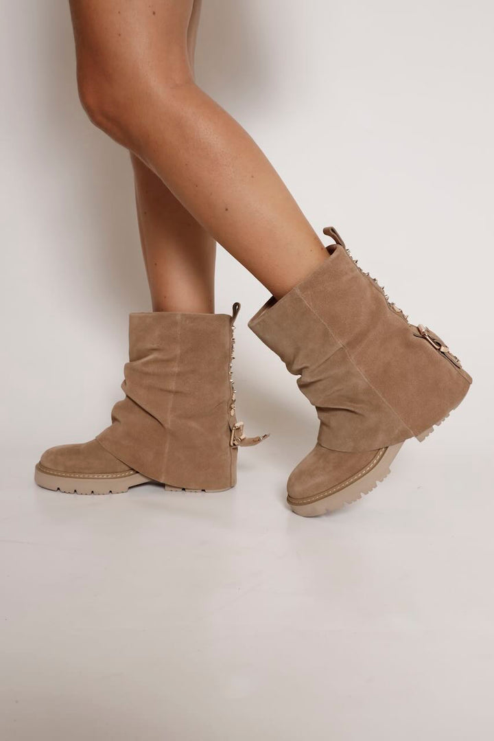 BOTIN VISON TACHUELAS Y HEBILLA I260885