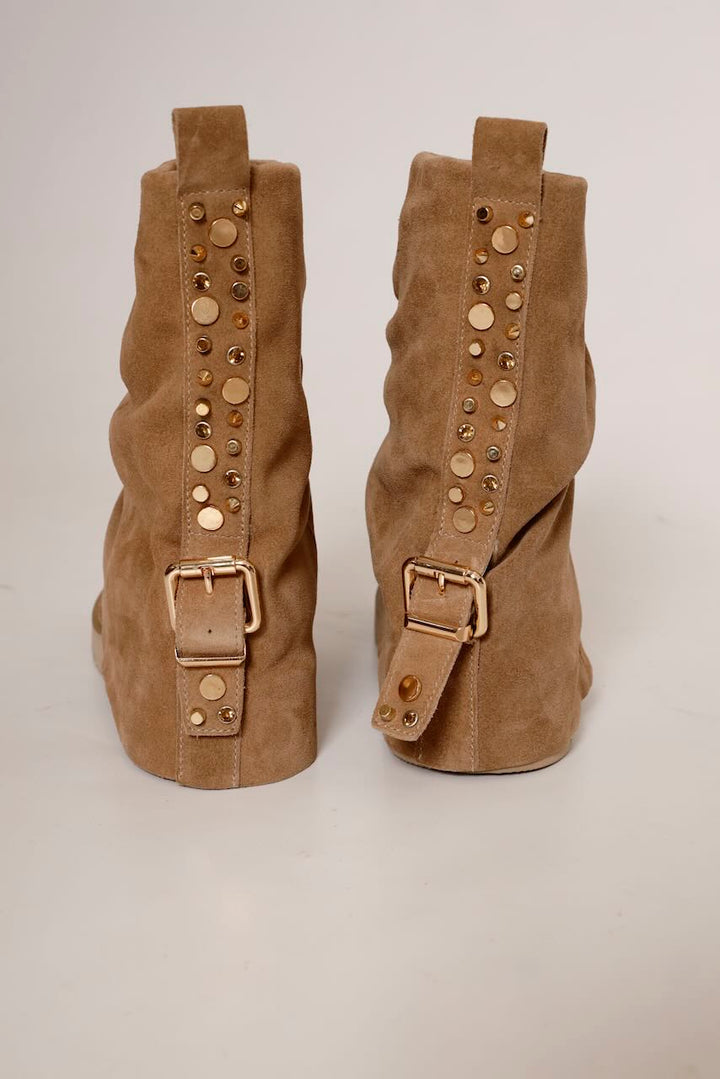 BOTIN VISON TACHUELAS Y HEBILLA I260885