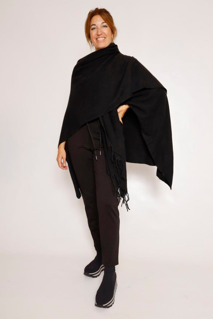PONCHO CAPA NEGRO ETER