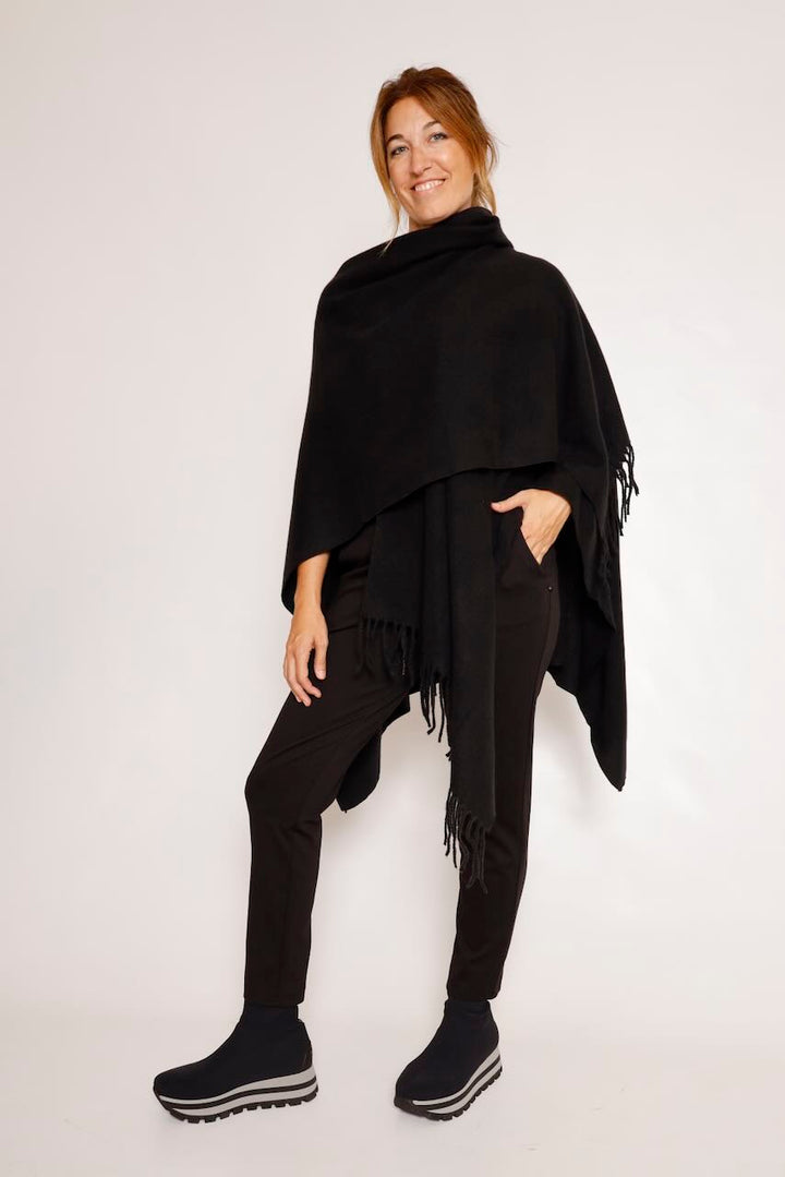 PONCHO CAPA NEGRO ETER