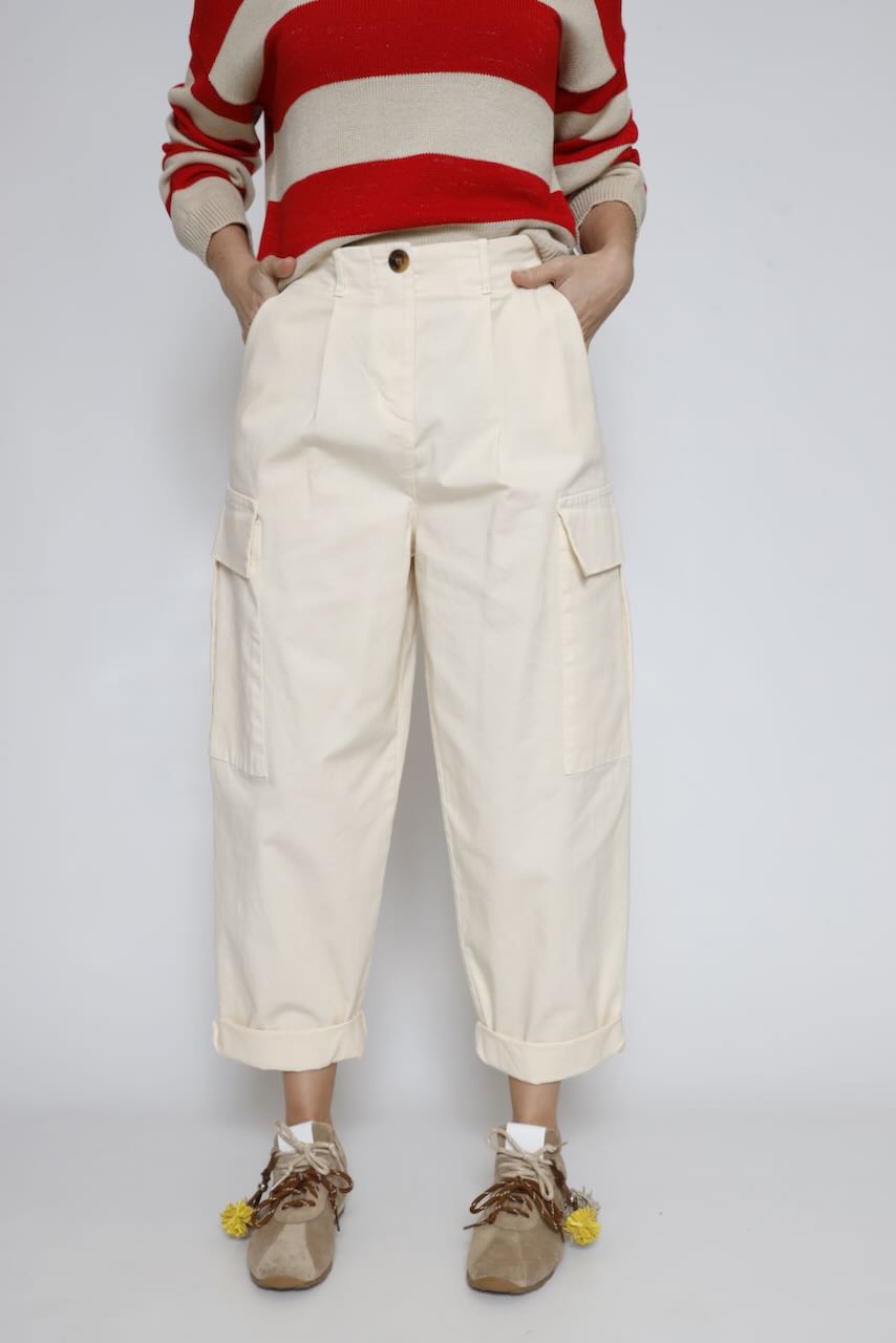 PANTALÓN CARGO A25RU204-LATTE
