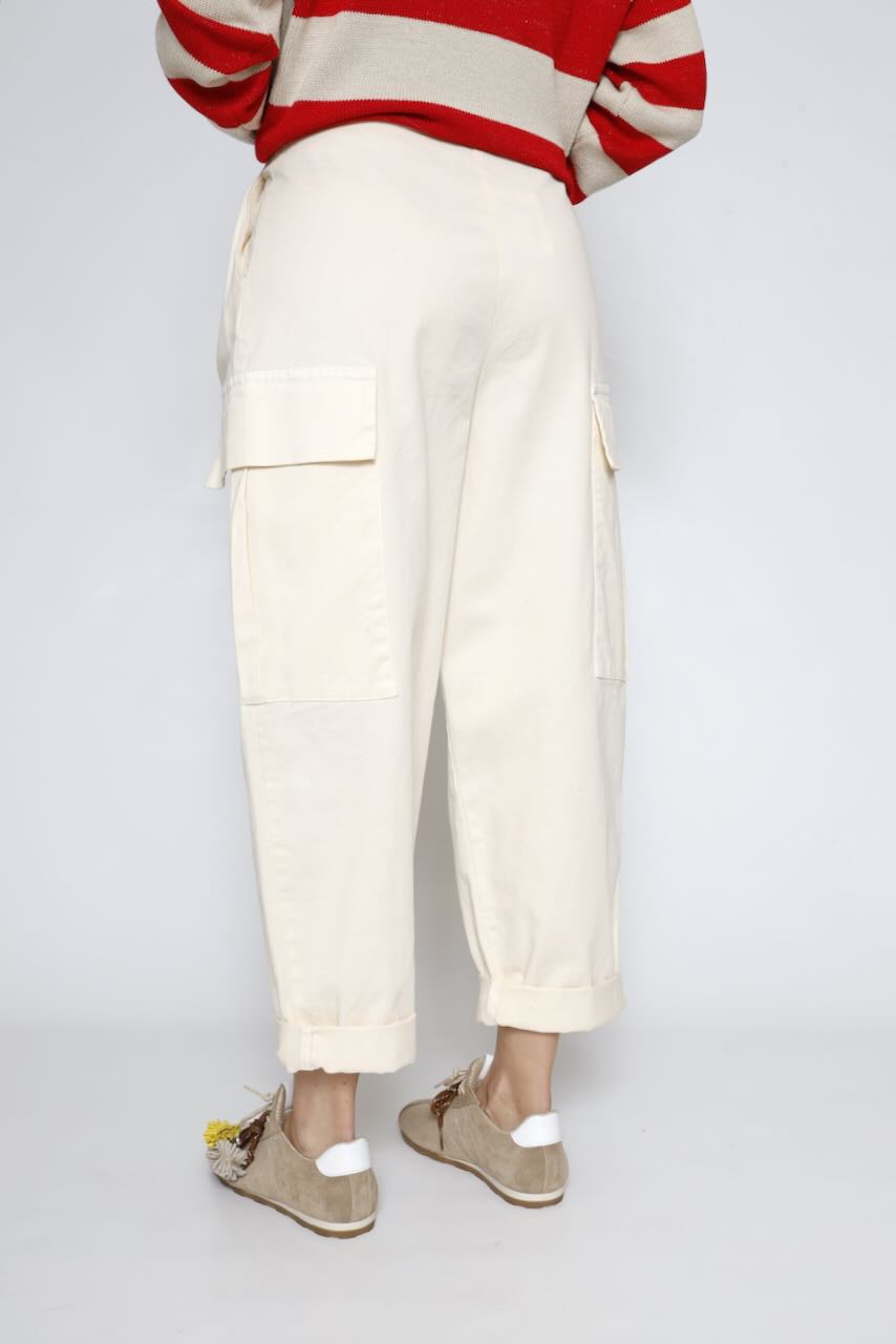 PANTALÓN CARGO A25RU204-LATTE