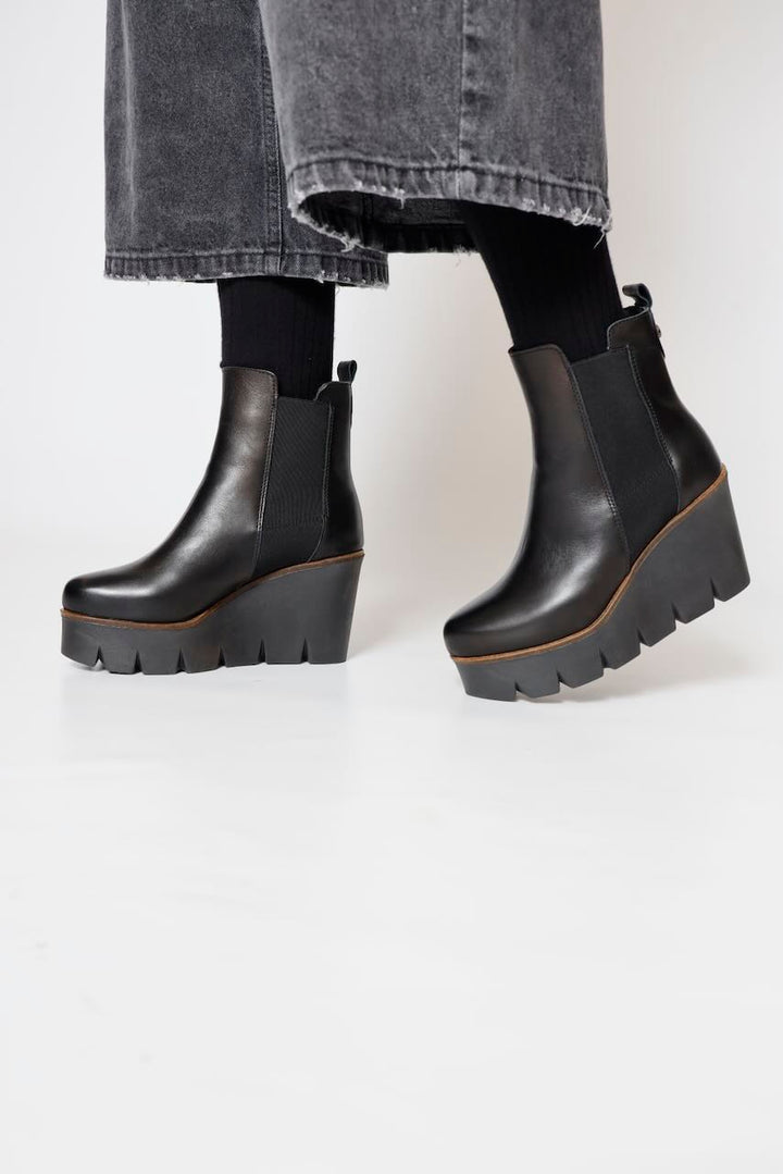 BOOT 45491705-BLACK
