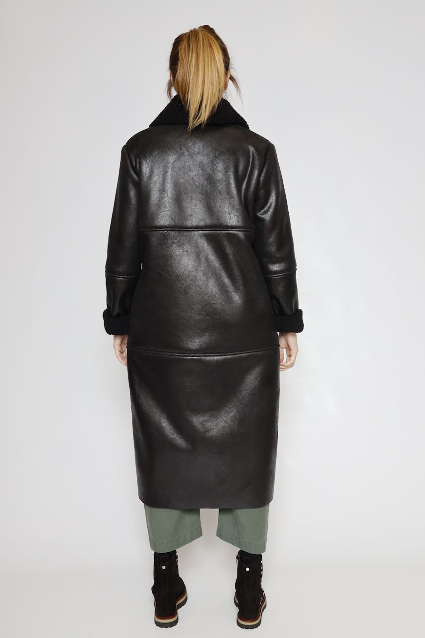 ABRIGO A24ON606-NEGRO