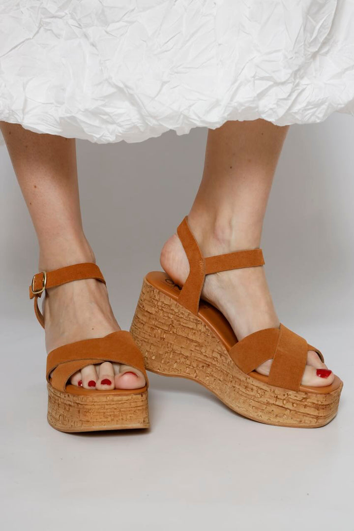 SANDALIA CUÑA 57657-CAMEL