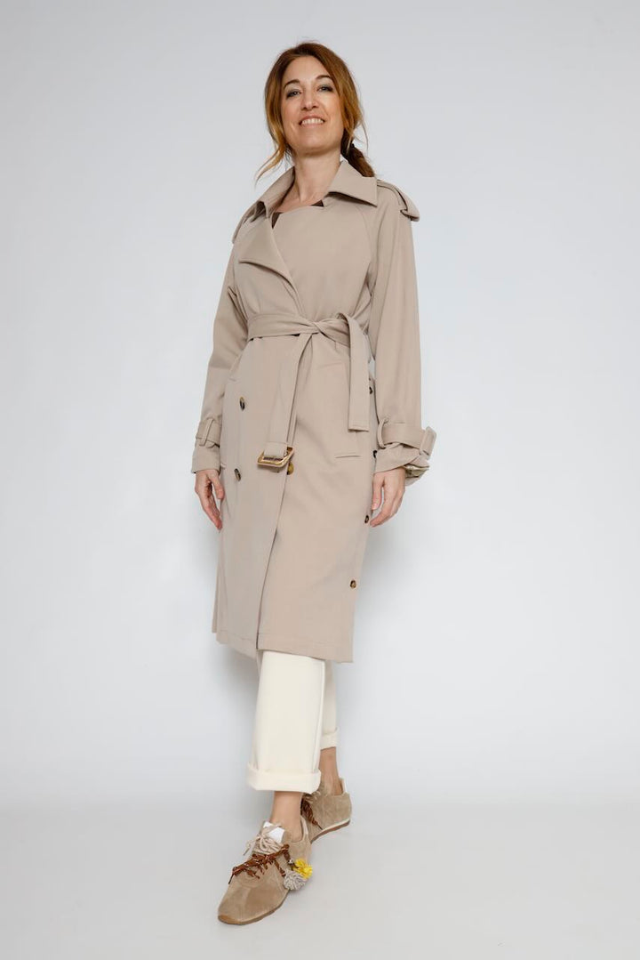 Gabardina larga de corte regular SC7002W45901-BEIGE